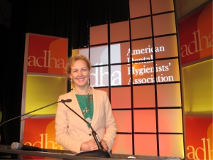 100 ЛЕТ ПРОФЕССИИ ГИГИЕНИСТ СТОМАТОЛОГИЧЕСКИЙ В США